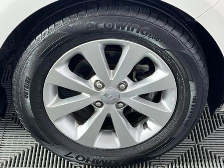 2012-Kia-Rio-14-5-dr_5