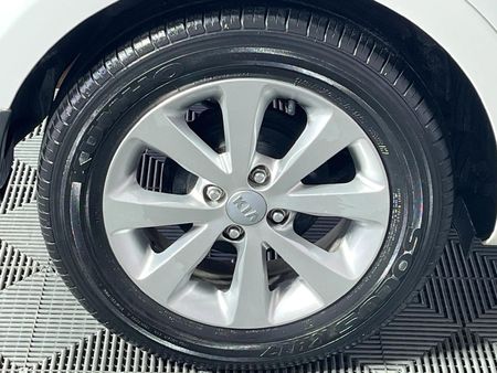 2012-Kia-Rio-14-5-dr_7