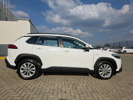 2024-Toyota-Corolla-Cross-18-XS-Hybrid_2