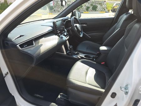 2024-Toyota-Corolla-Cross-18-XS-Hybrid_6