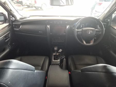 2023-Toyota-Fortuner-28-GD-6-VX-Auto_5