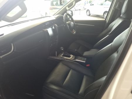 2023-Toyota-Fortuner-28-GD-6-VX-Auto_6