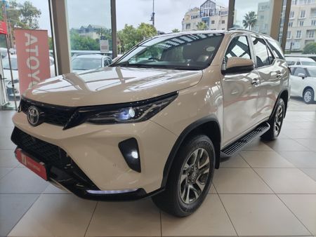 2025-Toyota-Fortuner-24-GD-6-4x4-Auto_17