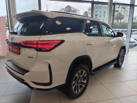 2025-Toyota-Fortuner-24-GD-6-4x4-Auto_1