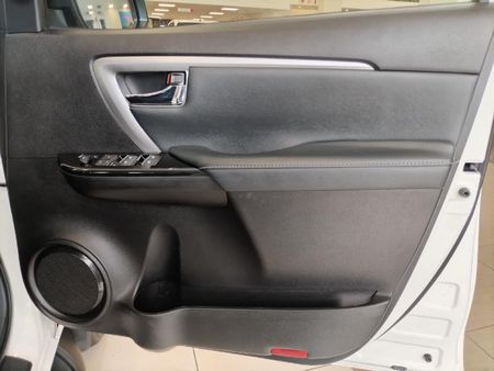 2025-Toyota-Fortuner-24-GD-6-4x4-Auto_21