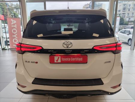 2025-Toyota-Fortuner-24-GD-6-4x4-Auto_4