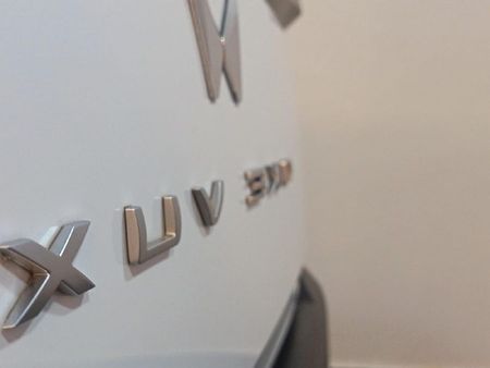 2025-Mahindra-XUV-3XO-12T-MX2-Auto_9
