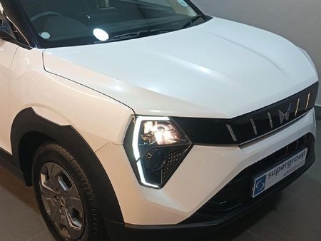 2025-Mahindra-XUV-3XO-12T-MX2-Auto_11