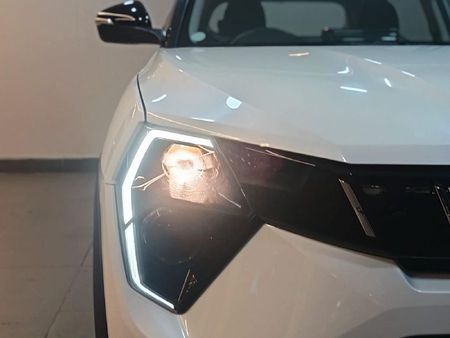 2025-Mahindra-XUV-3XO-12T-MX2-Auto_12