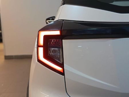 2025-Mahindra-XUV-3XO-12T-MX2-Auto_7