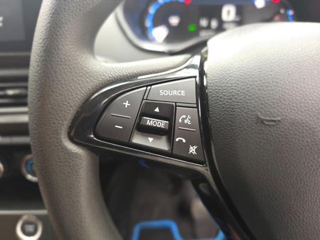 2025-Renault-Kiger-10-Energy-Zen-Auto_18