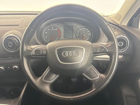 2013-Audi-A3-Sportback-14-TFSI-S_12