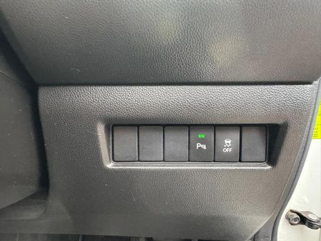 2023-Suzuki-Swift-12-GL-Auto_15
