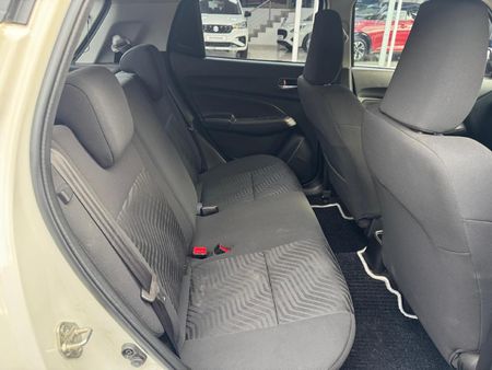 2023-Suzuki-Swift-12-GL-Auto_17