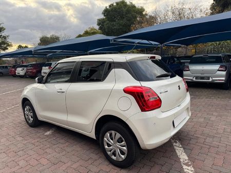 2023-Suzuki-Swift-12-GL-Auto_4