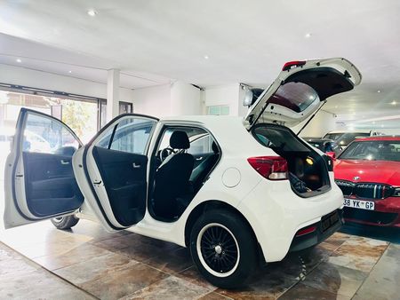2017-Kia-Rio-12-Sedan_13