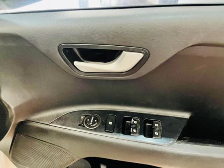 2017-Kia-Rio-12-Sedan_14