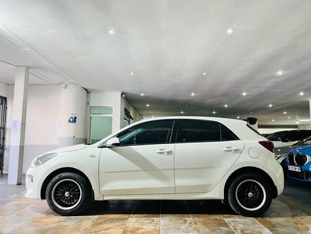 2017-Kia-Rio-12-Sedan_4