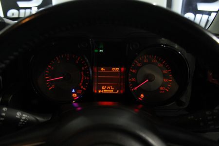 2021-Suzuki-Jimny-15-GLX_10