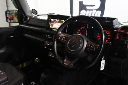 2021-Suzuki-Jimny-15-GLX_7