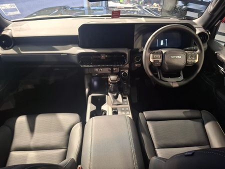 2026-Toyota-Land-Cruiser-Prado-VX-R-28GD-Auto_28