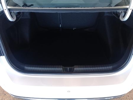 2026-Volkswagen-Polo-Sedan-10TSI-Style_27