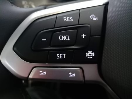 2026-Volkswagen-Polo-Sedan-10TSI-Style_28