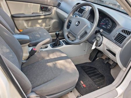 2006-Kia-Cerato-16-5-dr_5