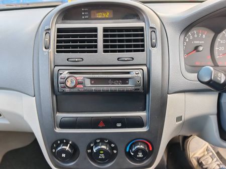 2006-Kia-Cerato-16-5-dr_7
