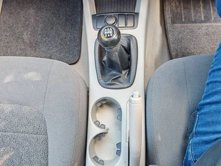 2006-Kia-Cerato-16-5-dr_8
