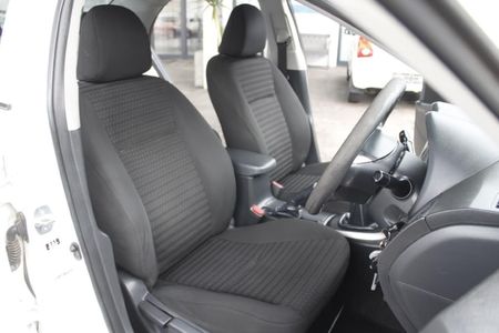 2013-Toyota-Corolla-16-Professional_14