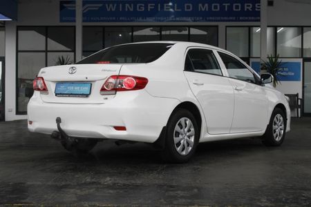 2013-Toyota-Corolla-16-Professional_18