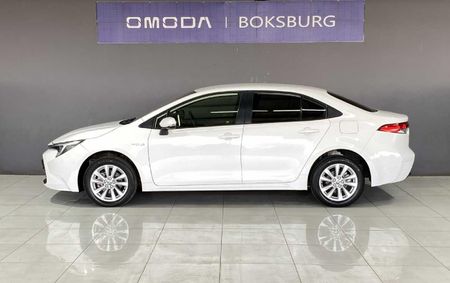 2025-Toyota-Corolla-18-XR-Hybrid-Auto_2