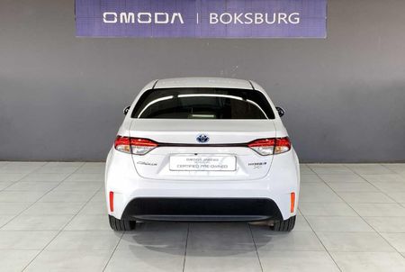 2025-Toyota-Corolla-18-XR-Hybrid-Auto_4