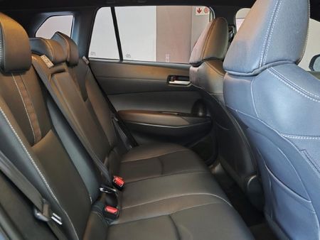 2025-Toyota-Corolla-Cross-18-XR_14