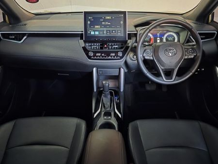 2025-Toyota-Corolla-Cross-18-XR_15