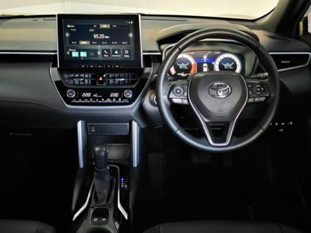 2025-Toyota-Corolla-Cross-18-XR_16
