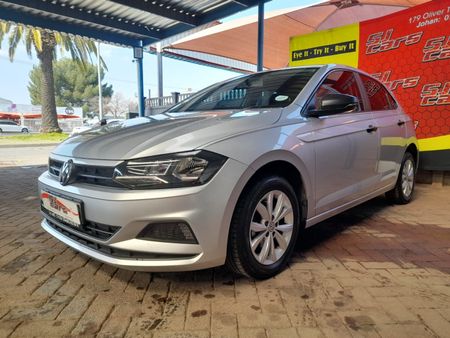 2018-Volkswagen-Polo-10-TSI-Trendline_9