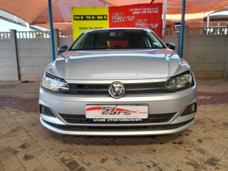 2018-Volkswagen-Polo-10-TSI-Trendline_6