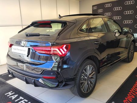 2026-Audi-Q3-Sportback-35TDI-Black-Edition_10