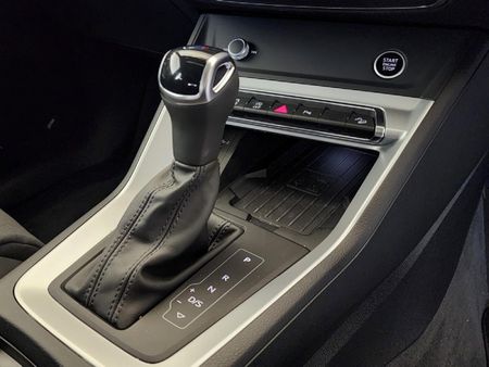 2026-Audi-Q3-Sportback-35TDI-Black-Edition_16