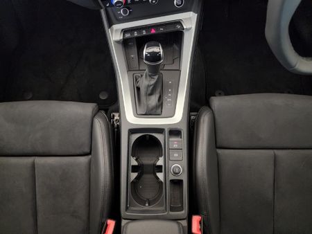 2026-Audi-Q3-Sportback-35TDI-Black-Edition_18