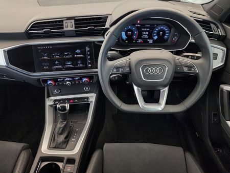2026-Audi-Q3-Sportback-35TDI-Black-Edition_19