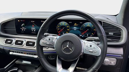 2022-Mercedes-Benz-GLE-300d-4Matic_9