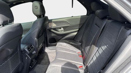 2022-Mercedes-Benz-GLE-300d-4Matic_13