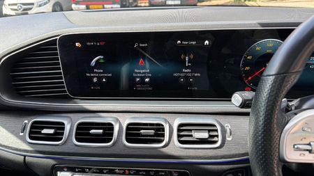 2022-Mercedes-Benz-GLE-300d-4Matic_19