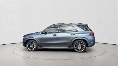 2022-Mercedes-Benz-GLE-300d-4Matic_3