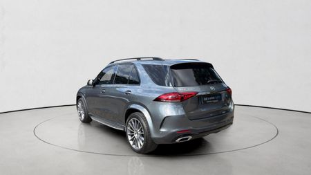2022-Mercedes-Benz-GLE-300d-4Matic_4