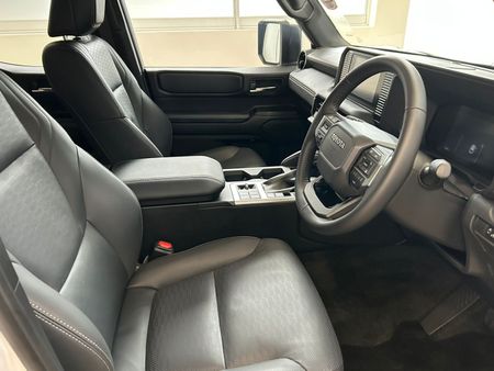 2025-Toyota-Land-Cruiser-Prado-TX-28GD-Auto_11