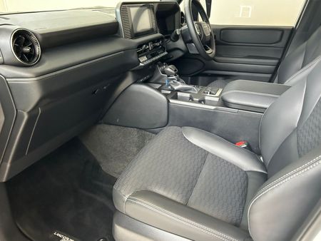 2025-Toyota-Land-Cruiser-Prado-TX-28GD-Auto_17